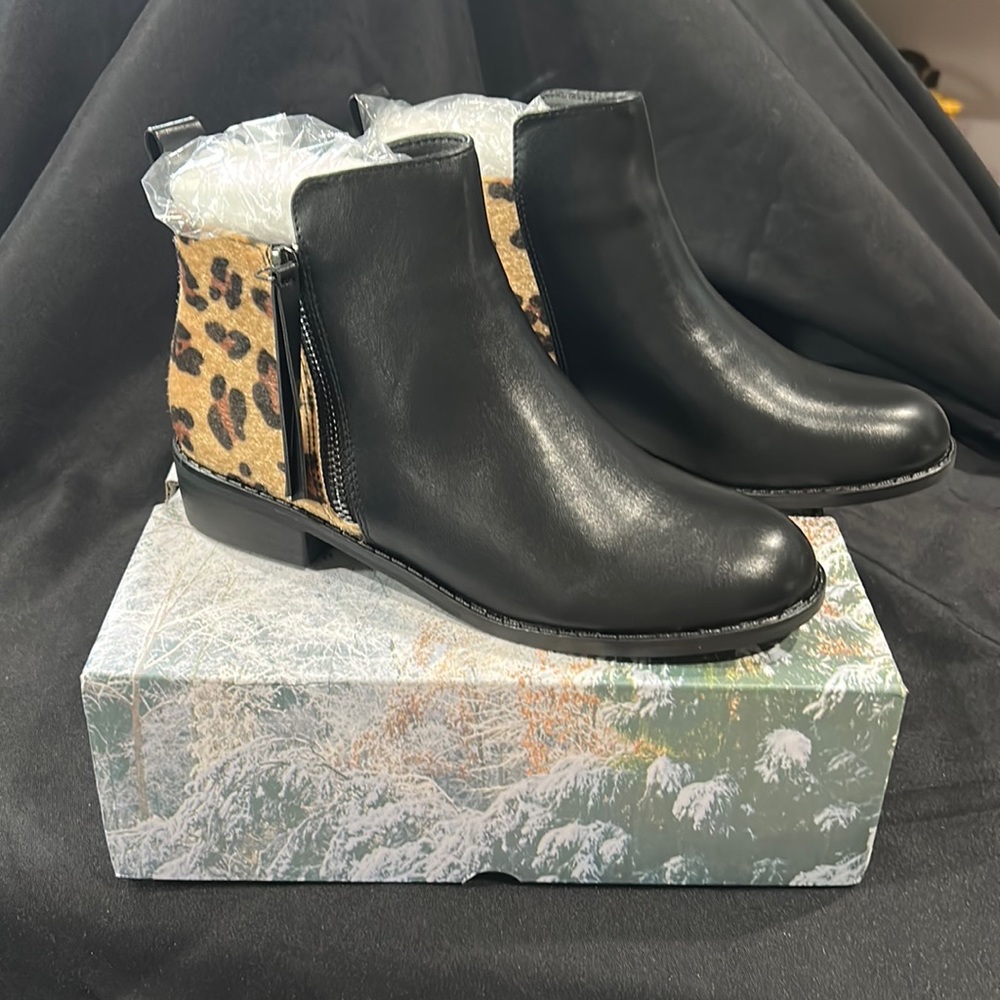 NIB-size 6.5 black bootie with animal print heel